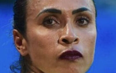 NO PAIS DO FUTEBOL, ONDE A ARTE NAO EXISTE MAIS, UM CASO RARO ONDE COMPETENCIA SE JUNTOU AO DOM E AMBOS FORAM CARREGADOS PELA DETERMINACAO. INSPIRE-SE!